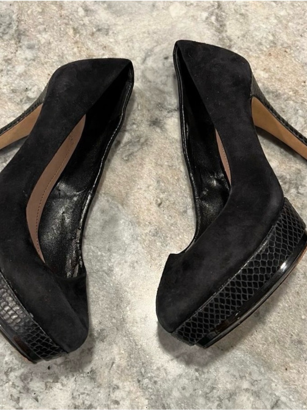 VINCE CAMUTO HEELS, Black Size 7